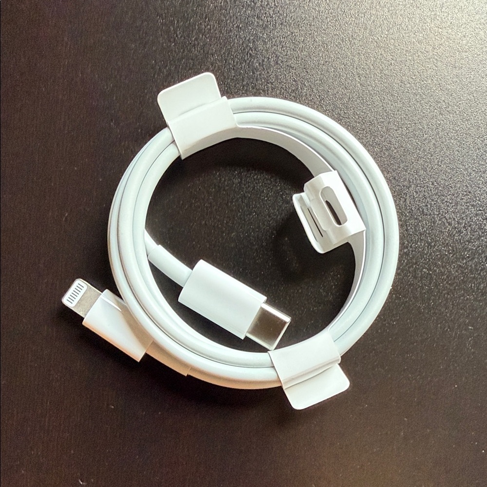 Brand New Apple White USB-C to Lightning Cable 1 Meter/3 Foot